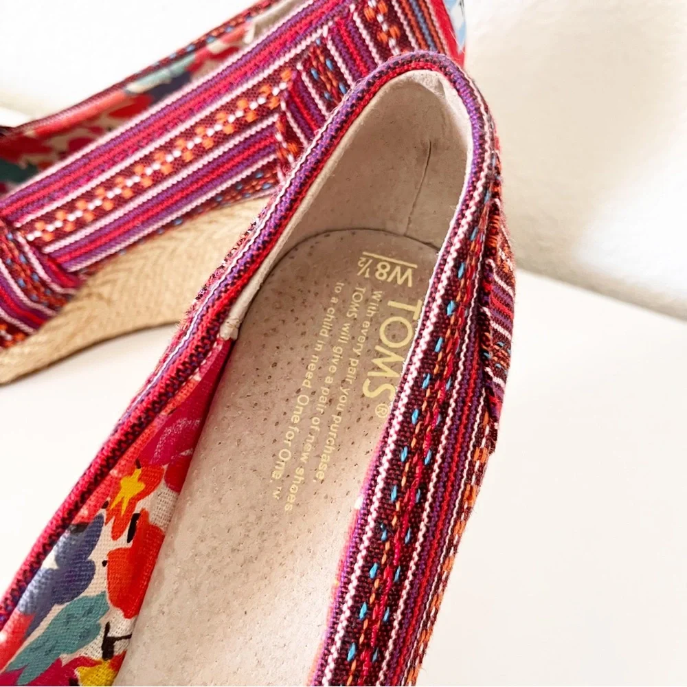 Toms Lina Red Canvas Embroidered Wedges Size 8.5